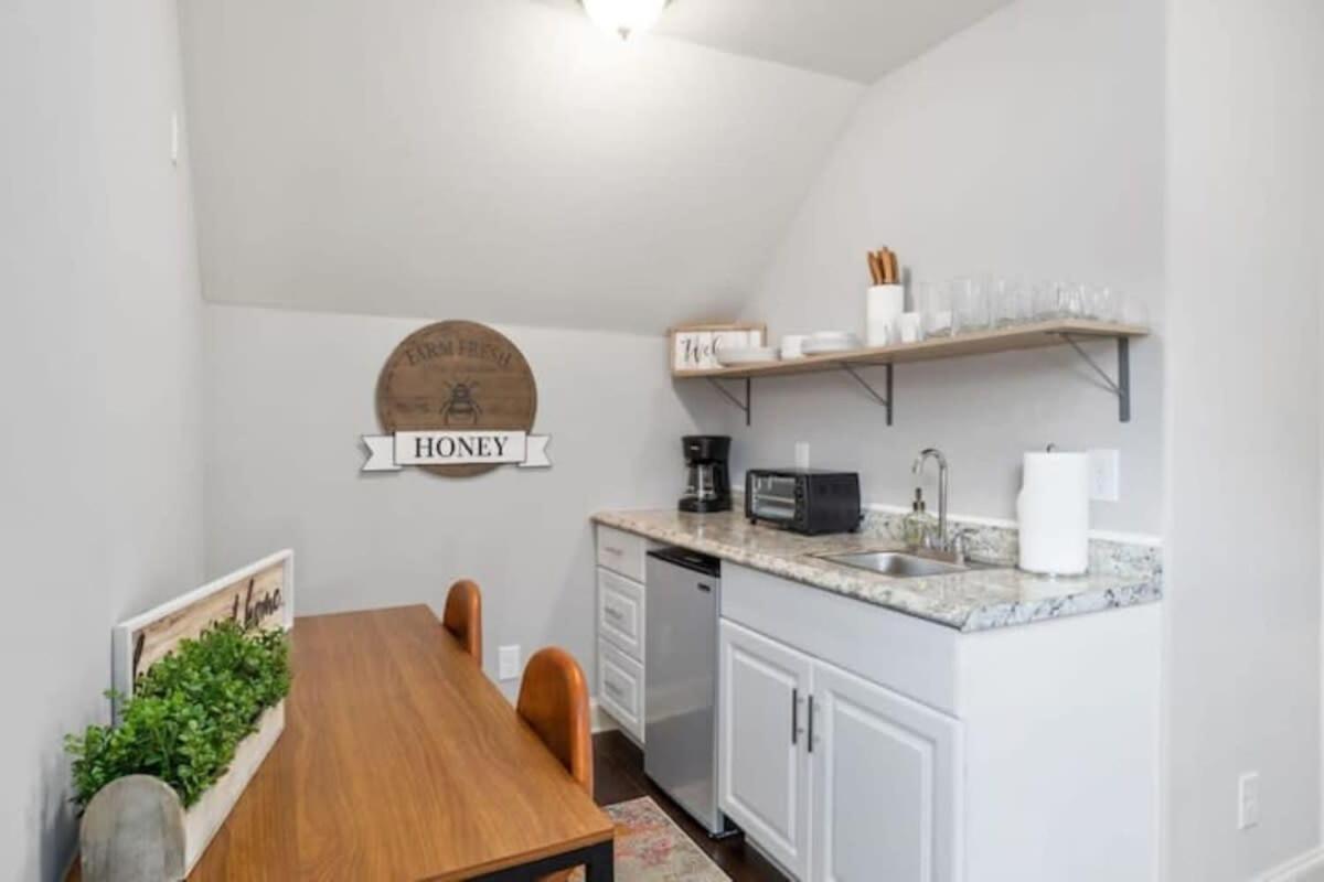Appartamento The Campbell Carriage House Clarksville Esterno foto