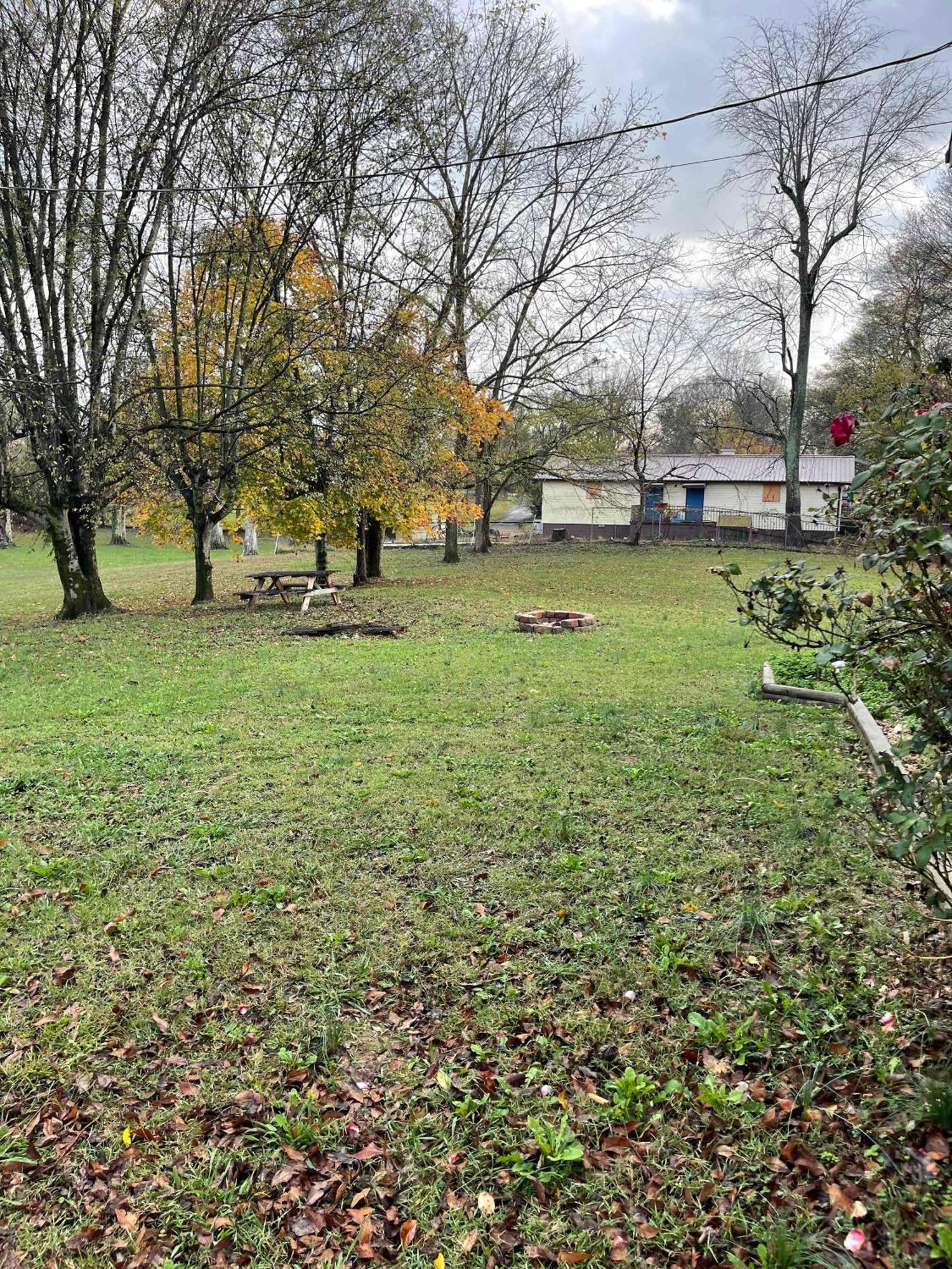 Appartamento The Campbell Carriage House Clarksville Esterno foto